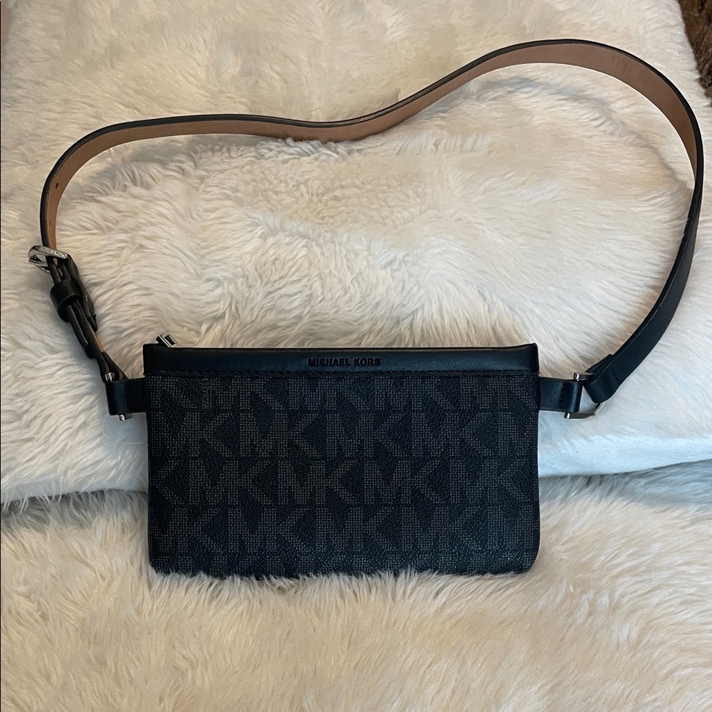 Michael Kors Black belt Bag brand new never used